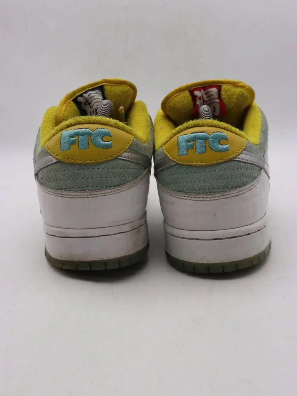 Nike SB Dunk Low Pro FTC Lagoon Pulse Men's 9.5 Lace Up Walking Casual Sneakers